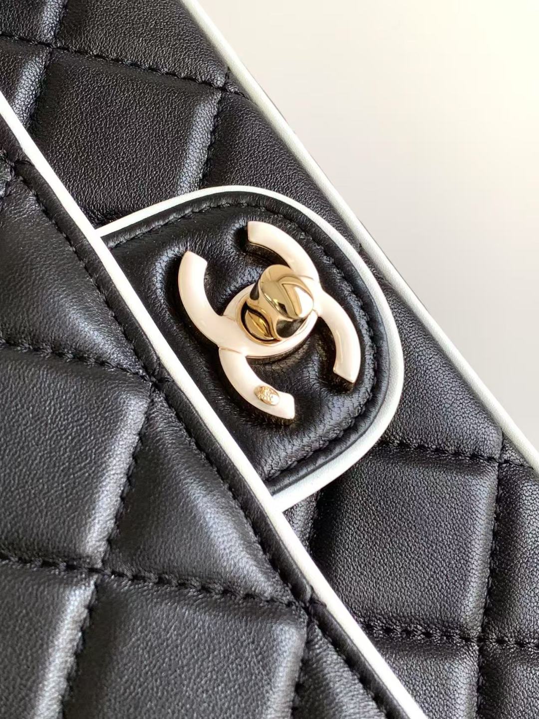 CC 25P Mini Flap Bag 20cm Black White Calfskin mysite