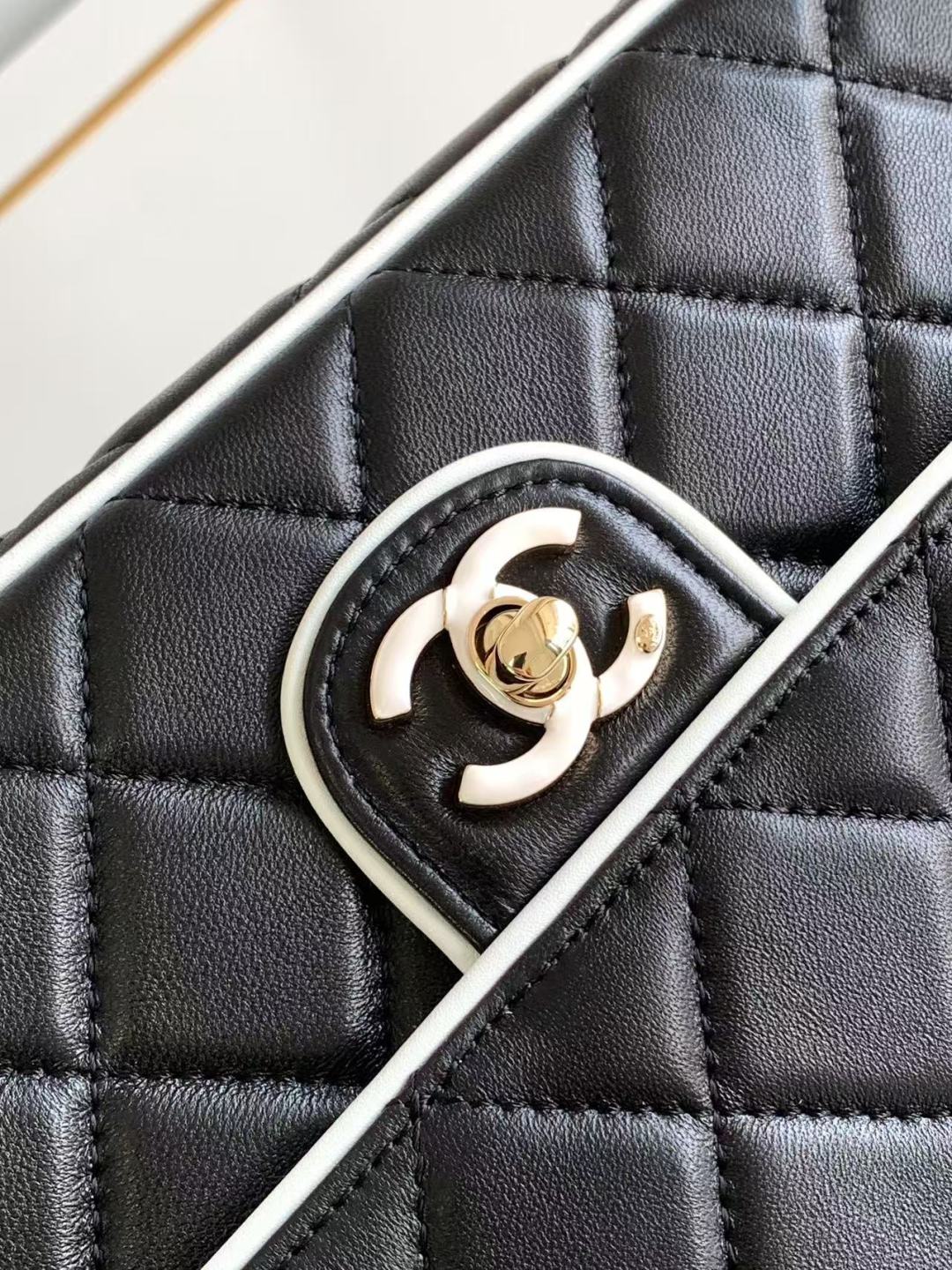 CC 25P Mini Flap Bag 23cm Black White Calfskin mysite