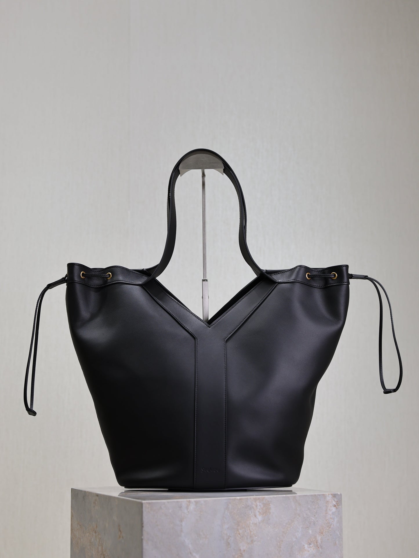 Prada Y Large Leather HOBO Bag Black Leather mysite