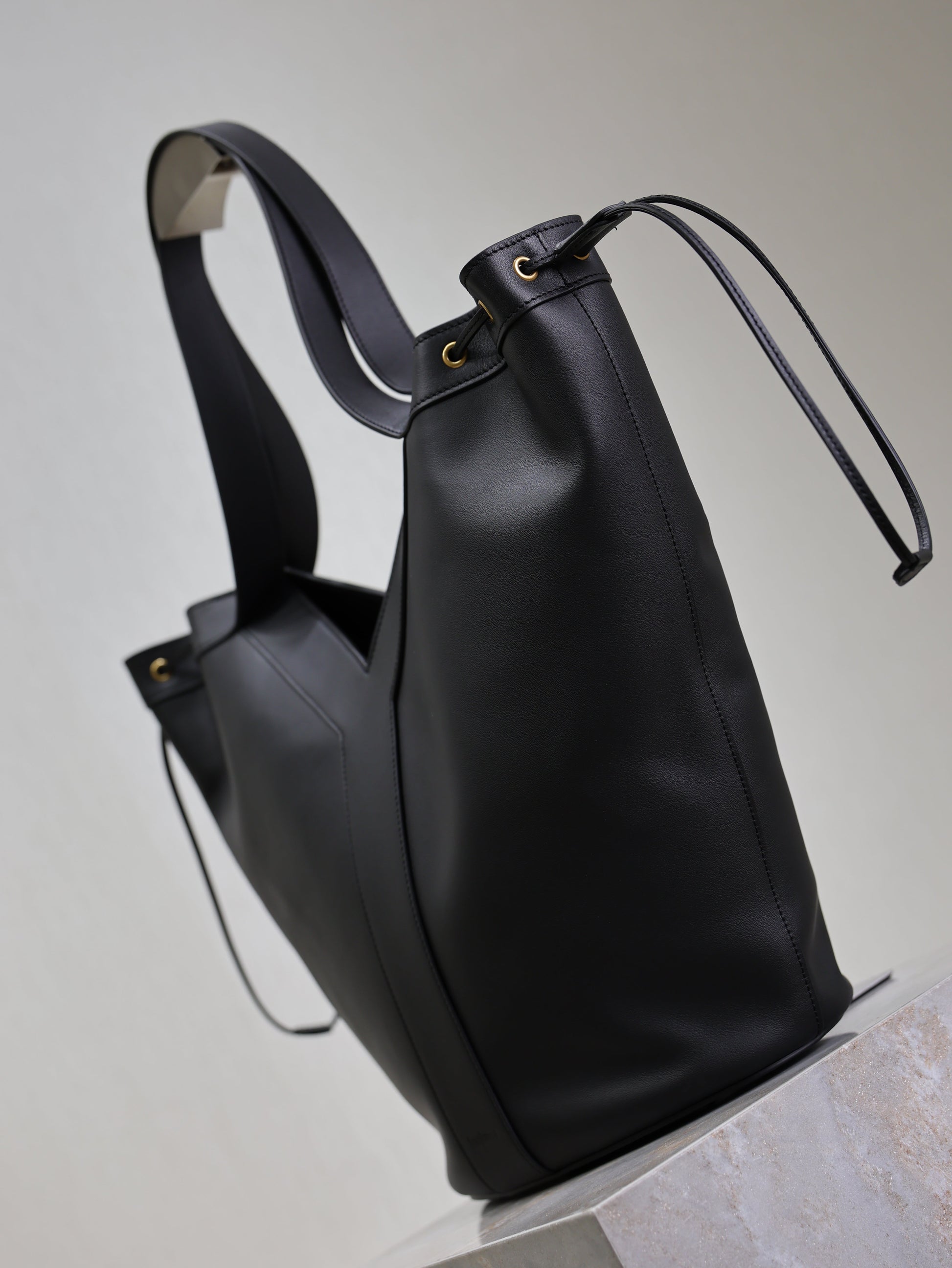 Prada Y Large Leather HOBO Bag Black Leather mysite