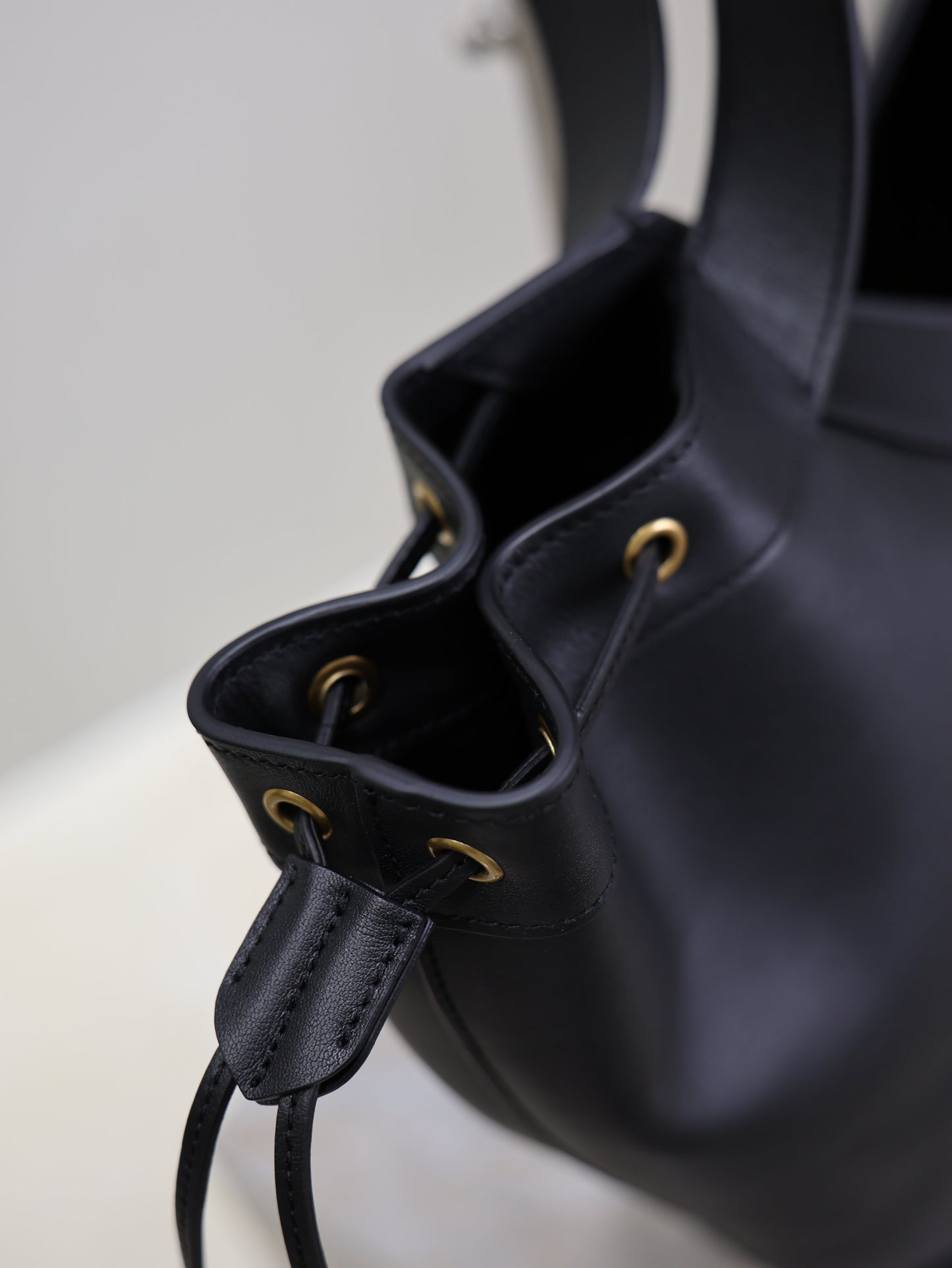 Prada Y Large Leather HOBO Bag Black Leather mysite