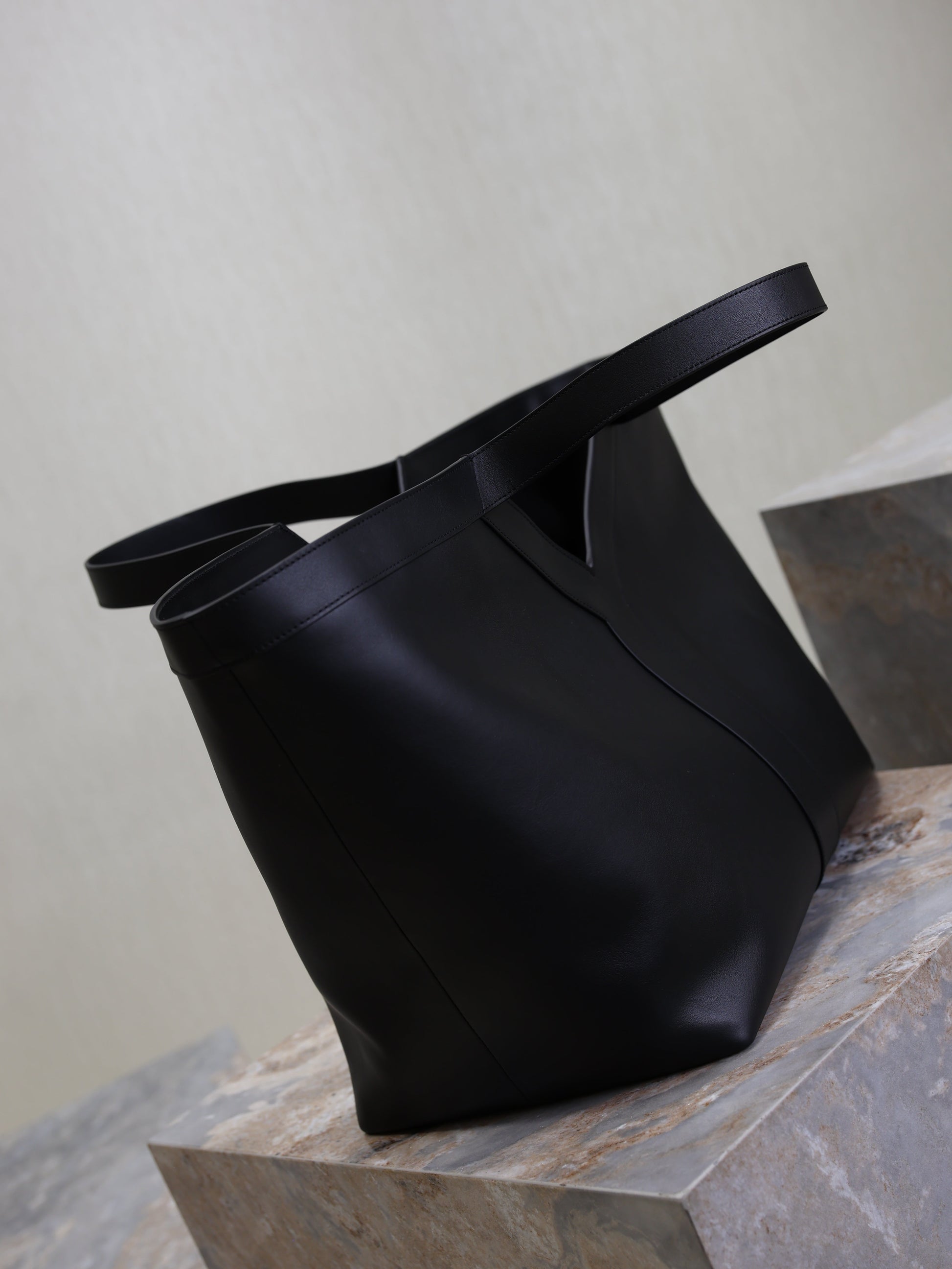 Prada Y Tote Bag Black Cowhide mysite