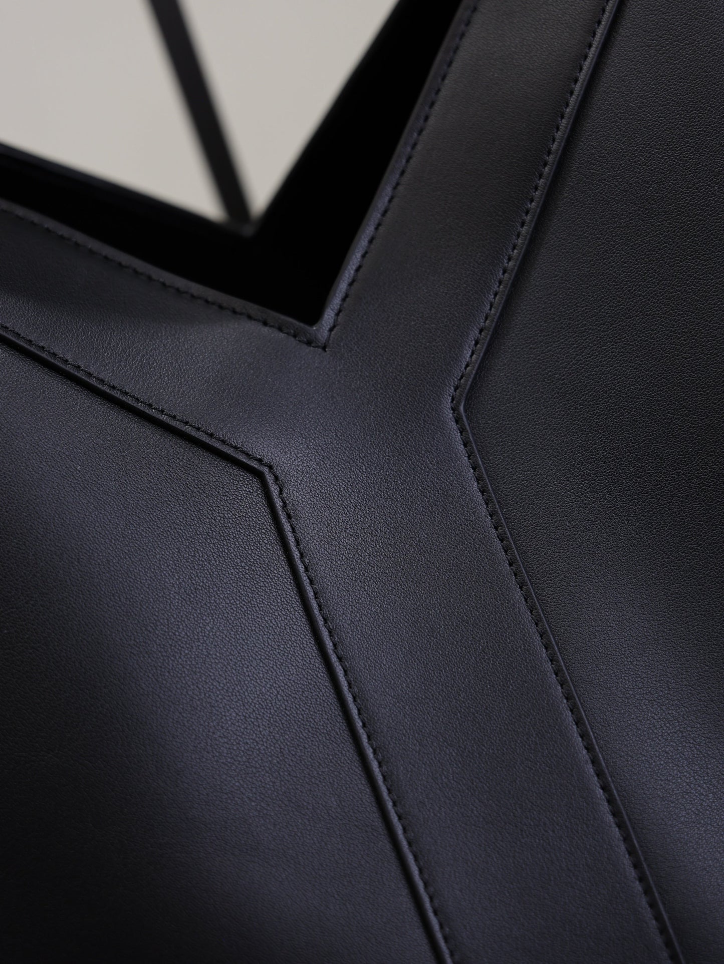 Prada Y Tote Bag Black Cowhide mysite