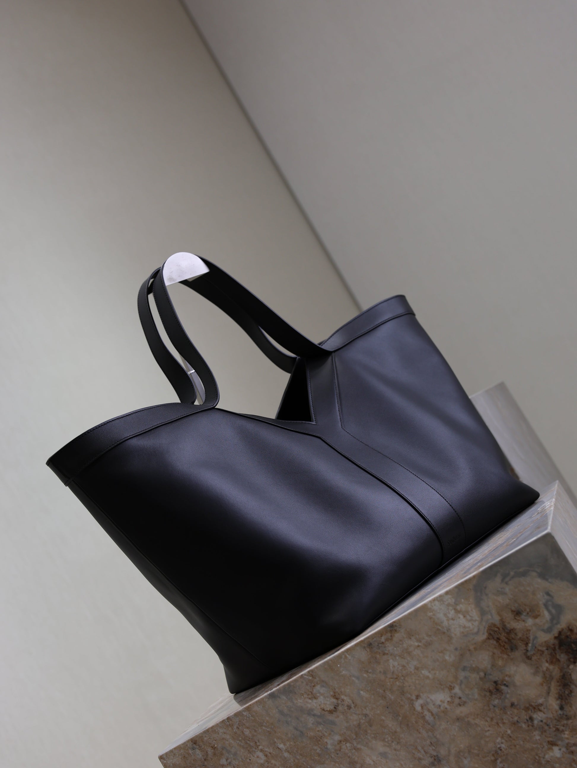 Prada Y Tote Bag Black Cowhide mysite