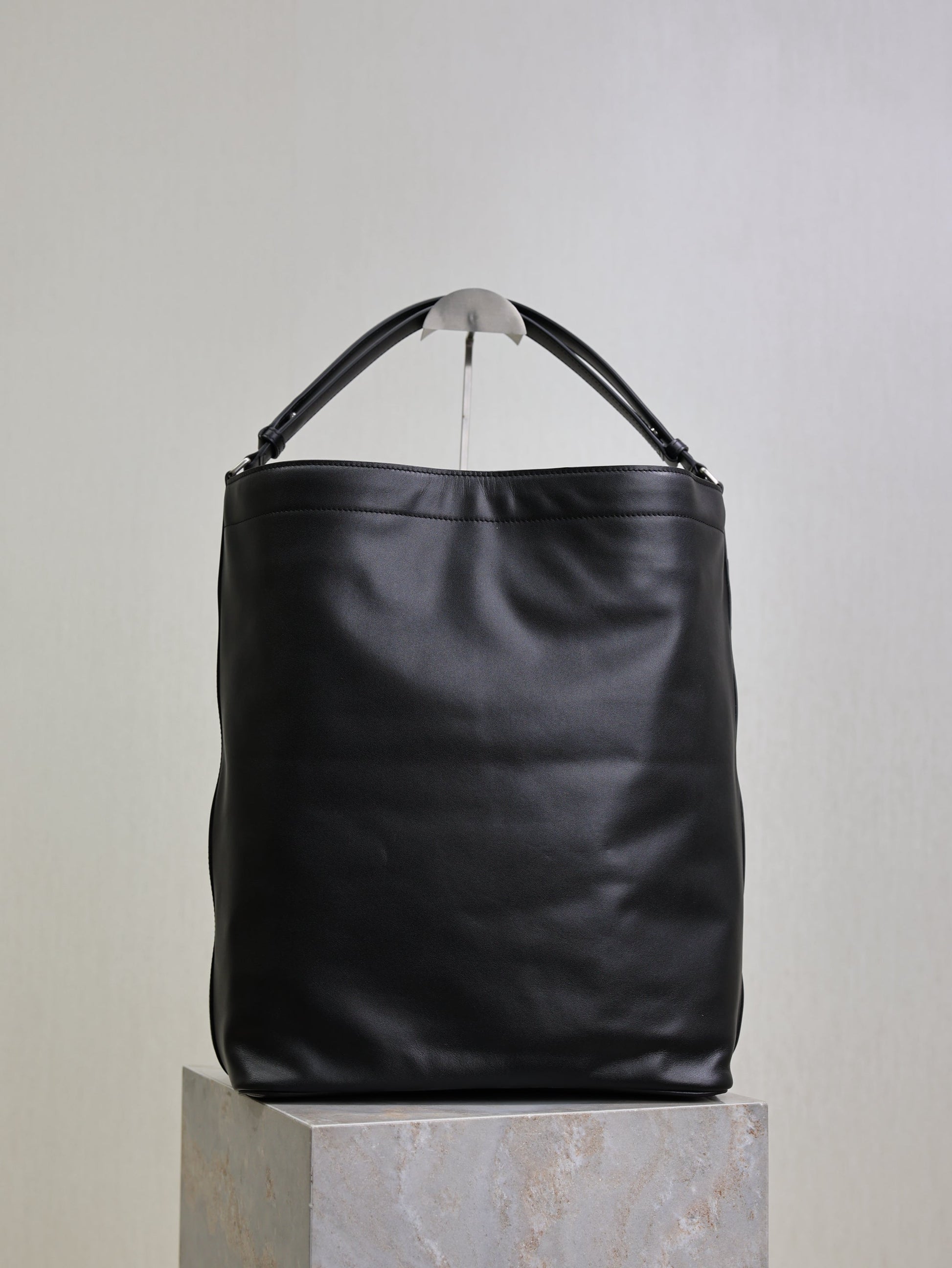 YSL Tag Hobo 31cm Black Cowhide mysite