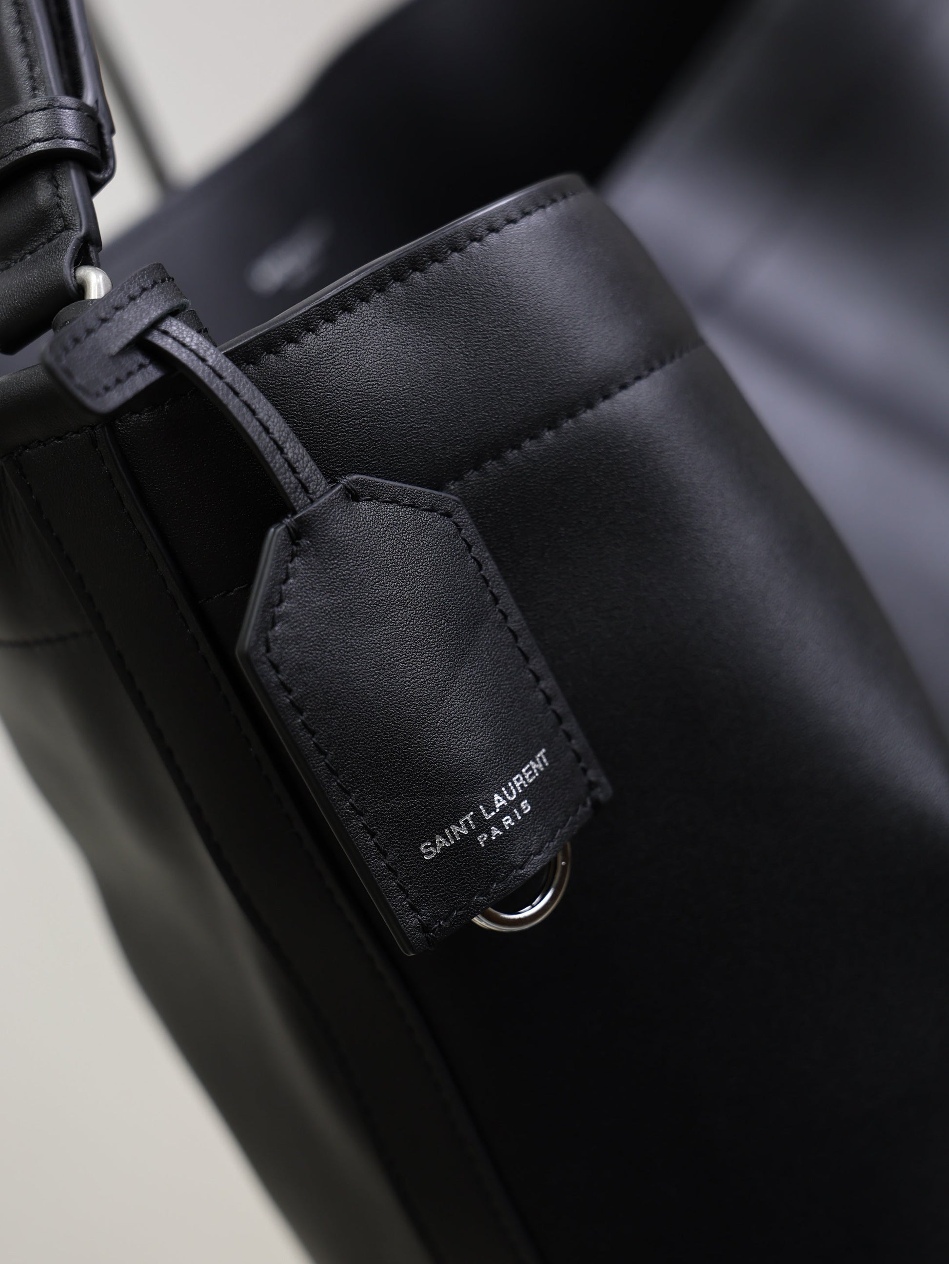 YSL Tag Hobo 31cm Black Cowhide mysite