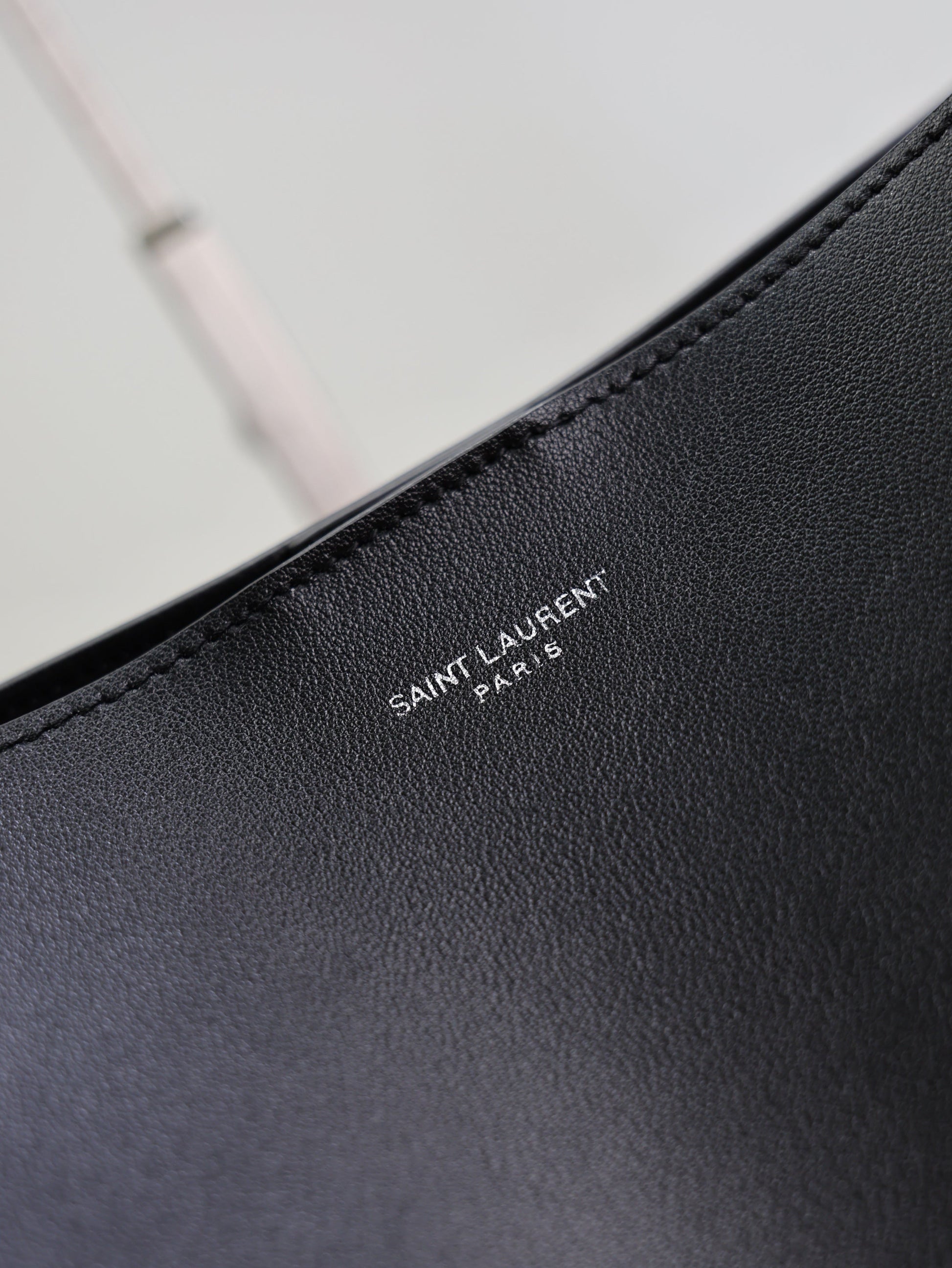 YSL Bold Hobo 37cm Black Cowhide mysite