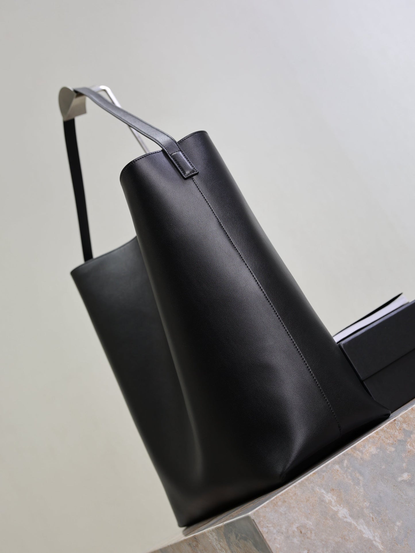 YSL Bold Hobo 37cm Black Cowhide mysite