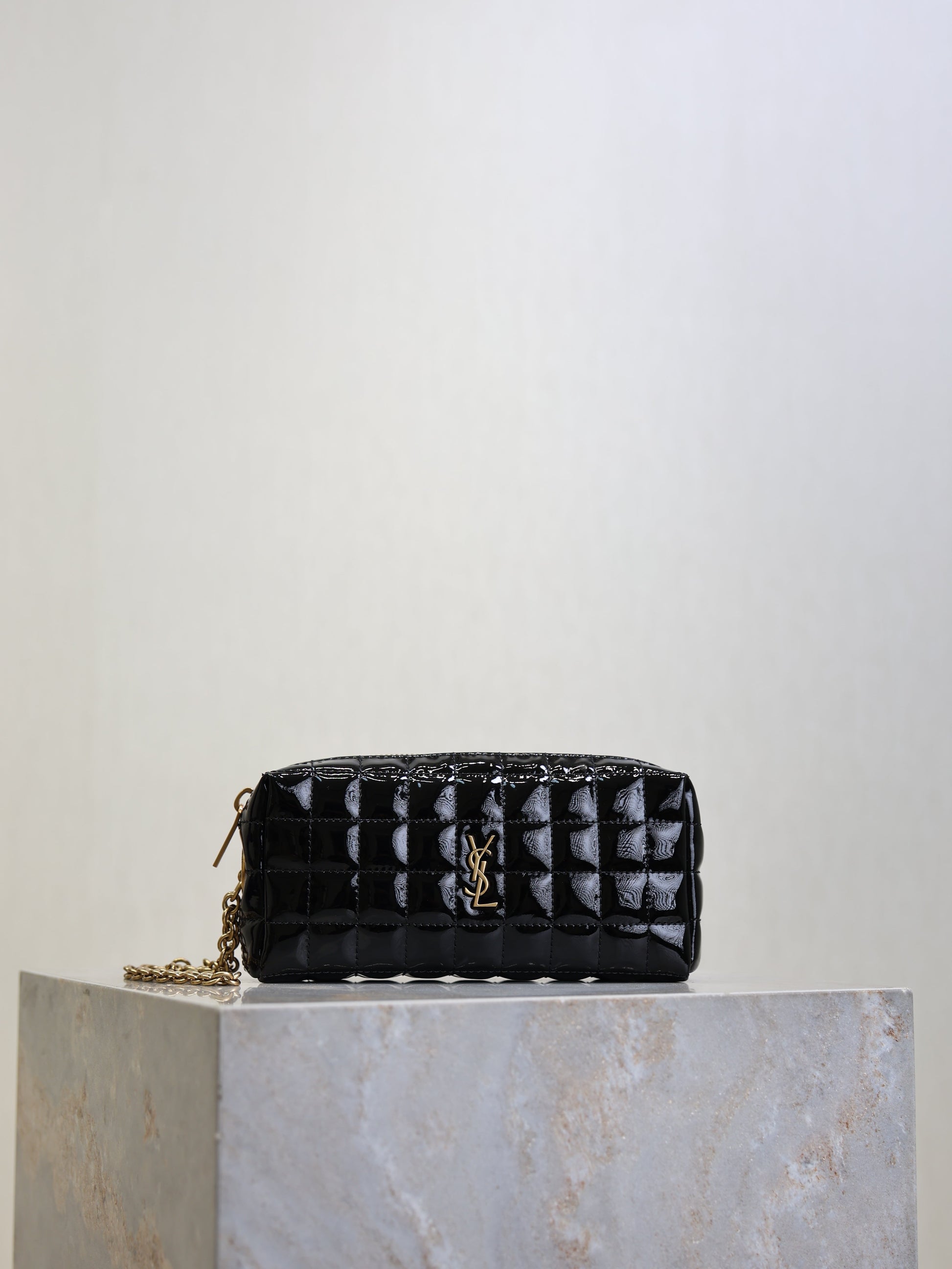 YSL Cassandre Matelassé Chain Clutch 18.5cm Black Patent Leather mysite