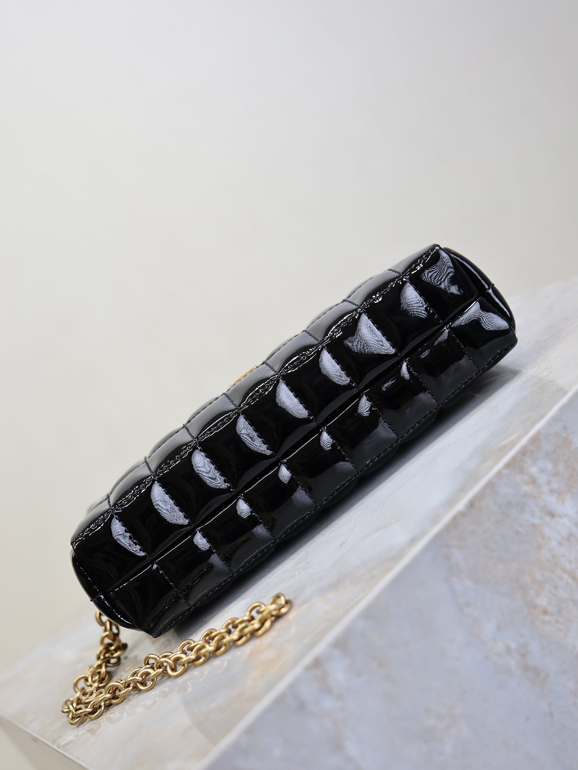 YSL Cassandre Matelassé Chain Clutch 18.5cm Black Patent Leather mysite