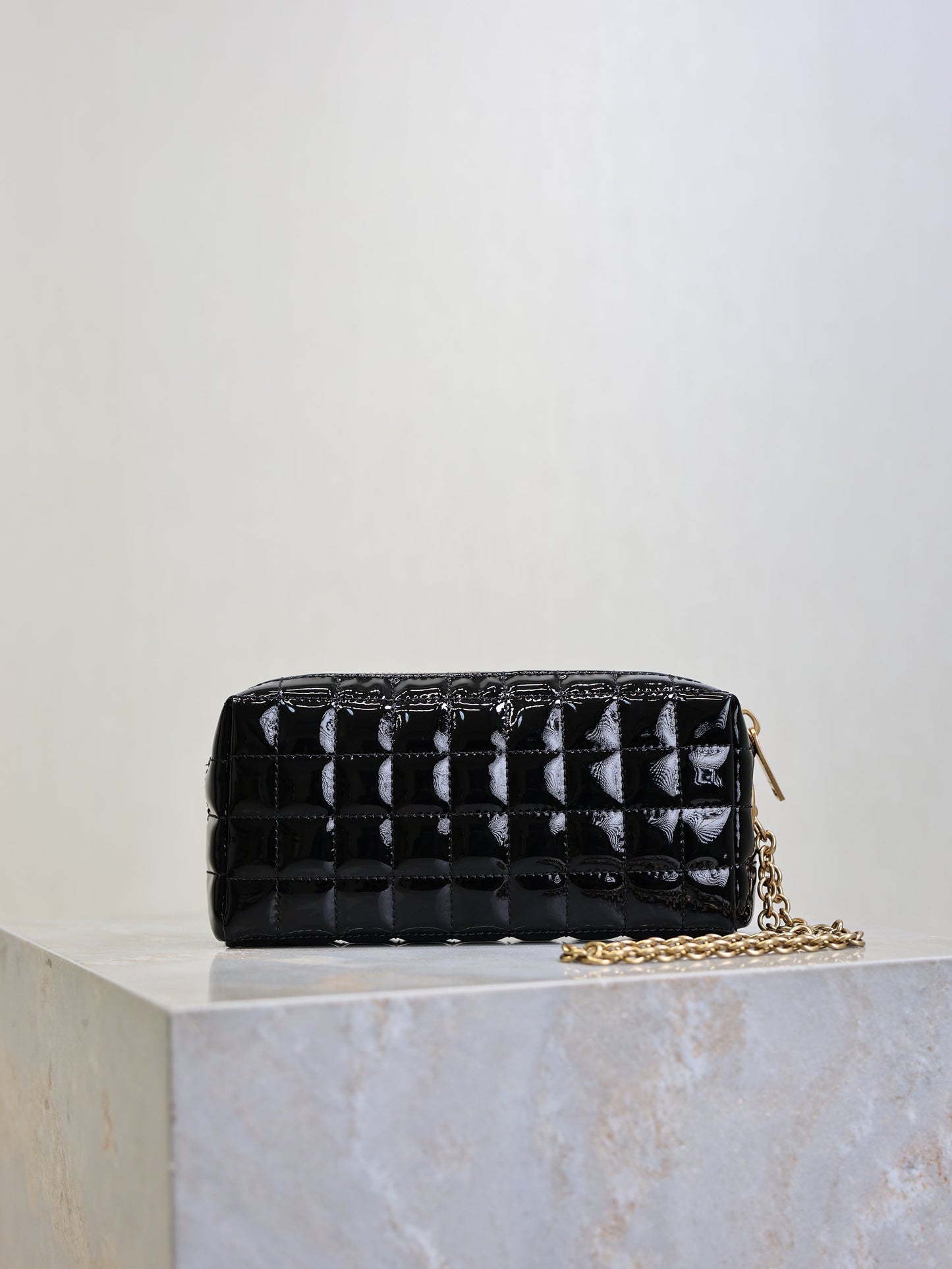 YSL Cassandre Matelassé Chain Clutch 18.5cm Black Patent Leather mysite
