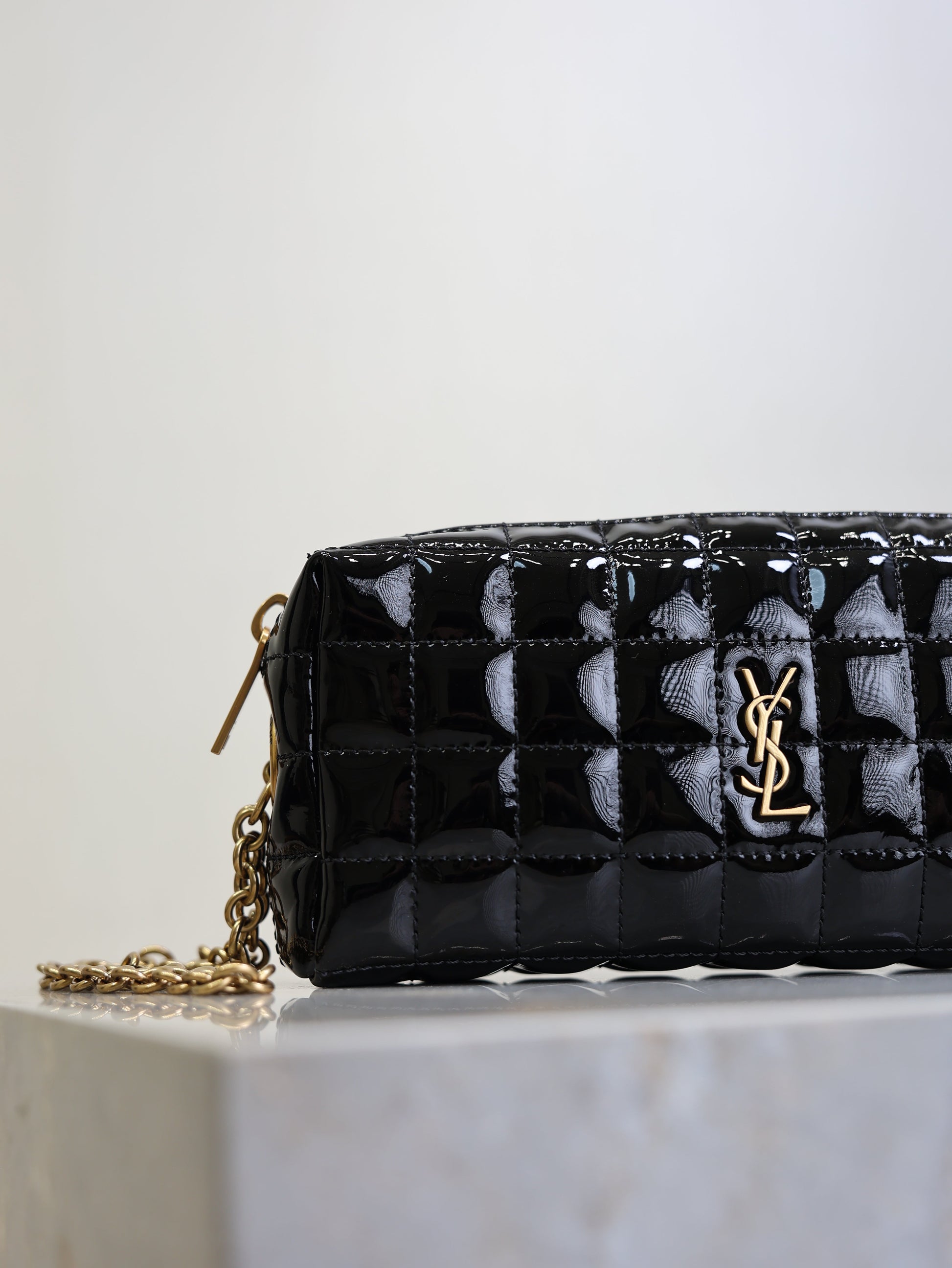 YSL Cassandre Matelassé Chain Clutch 18.5cm Black Patent Leather mysite
