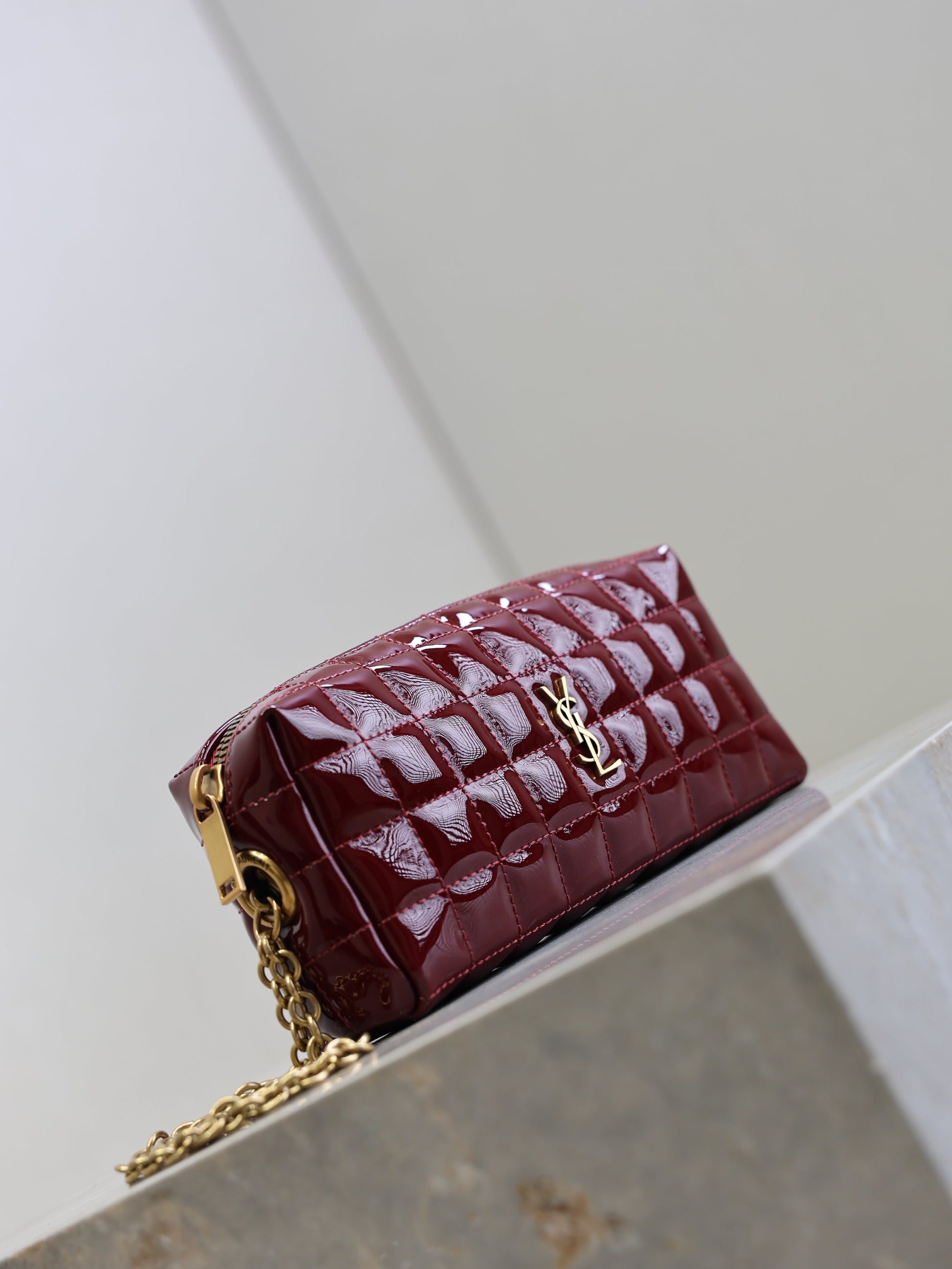 YSL Cassandre Matelassé Chain Clutch 18.5cm Burgundy Patent Leather mysite
