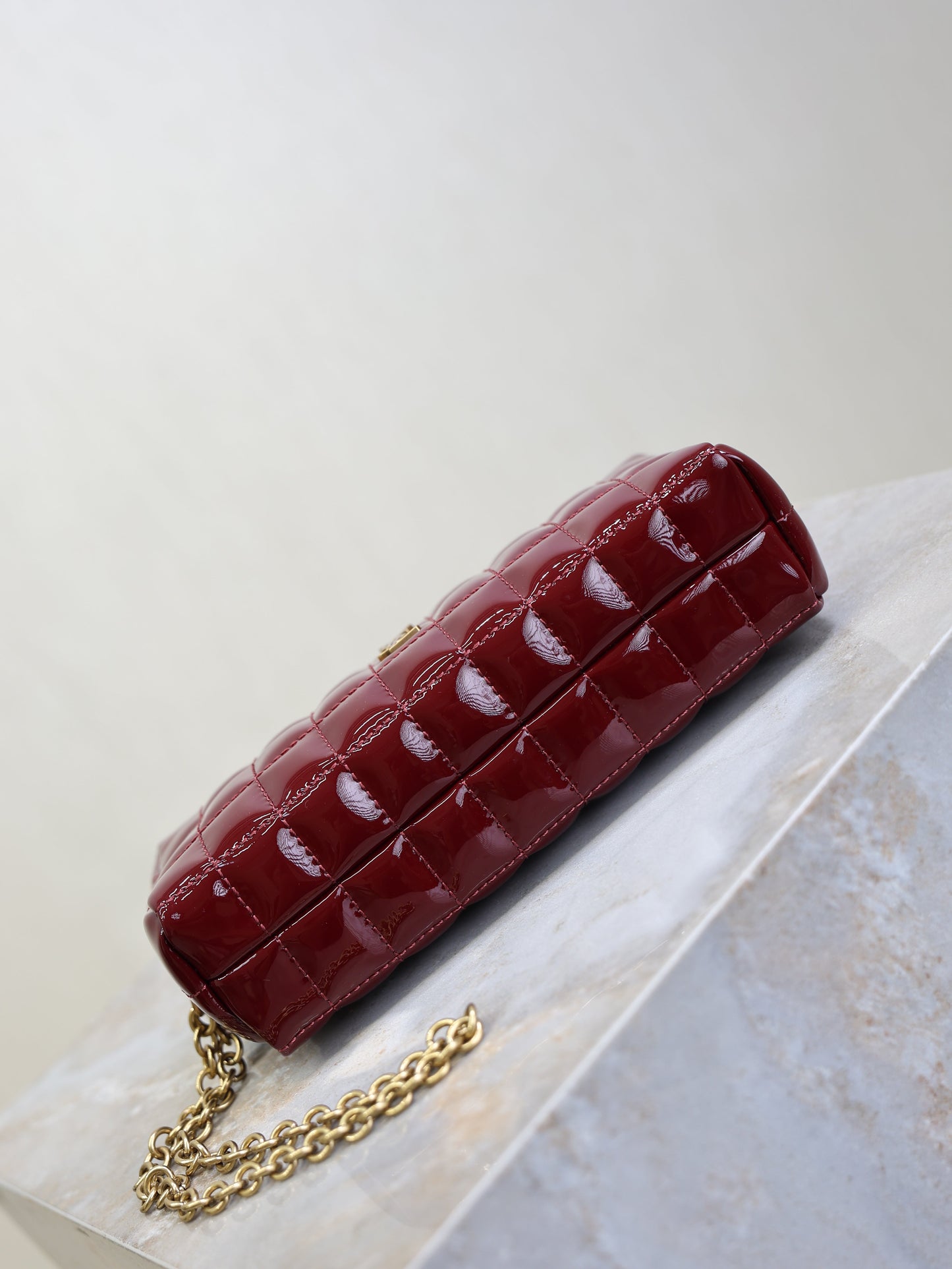 YSL Cassandre Matelassé Chain Clutch 18.5cm Burgundy Patent Leather mysite