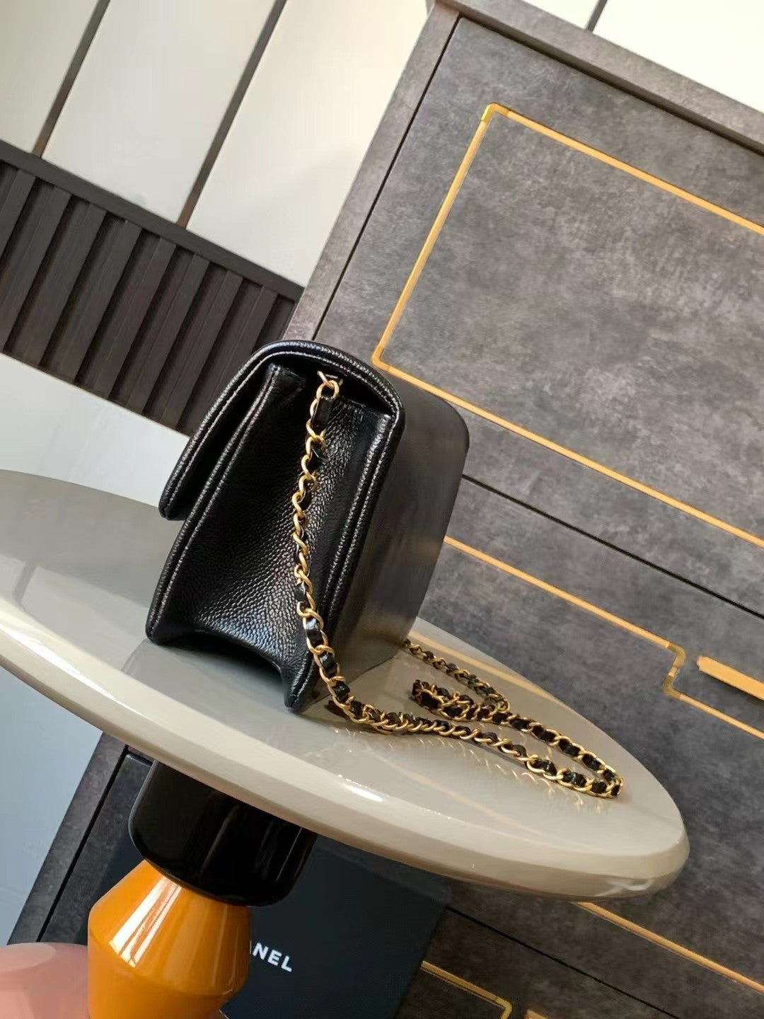 CLASSIC FLAP BAG 22 IN BLACK CALFSKIN GOLD HARDWARE mysite