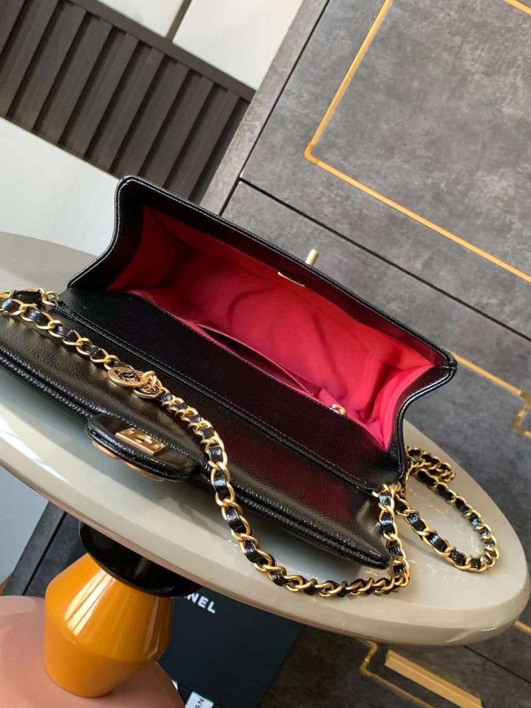CLASSIC FLAP BAG 22 IN BLACK CALFSKIN GOLD HARDWARE mysite