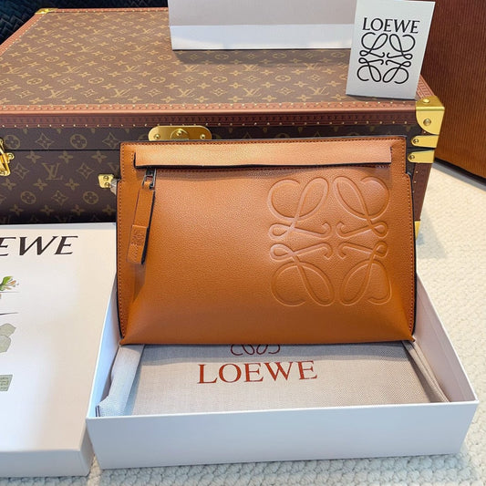 LOE POUCH CLUTCH BAG 30 IN WARM DESSERT CALFSKIN mysite