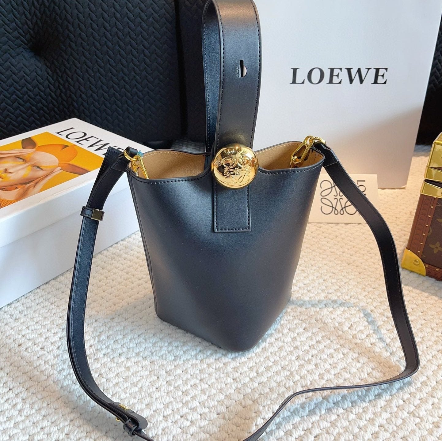 MINI PEBBLE BUCKET 20 BAG IN BLACK SOFT GRAINED CALFSKIN mysite