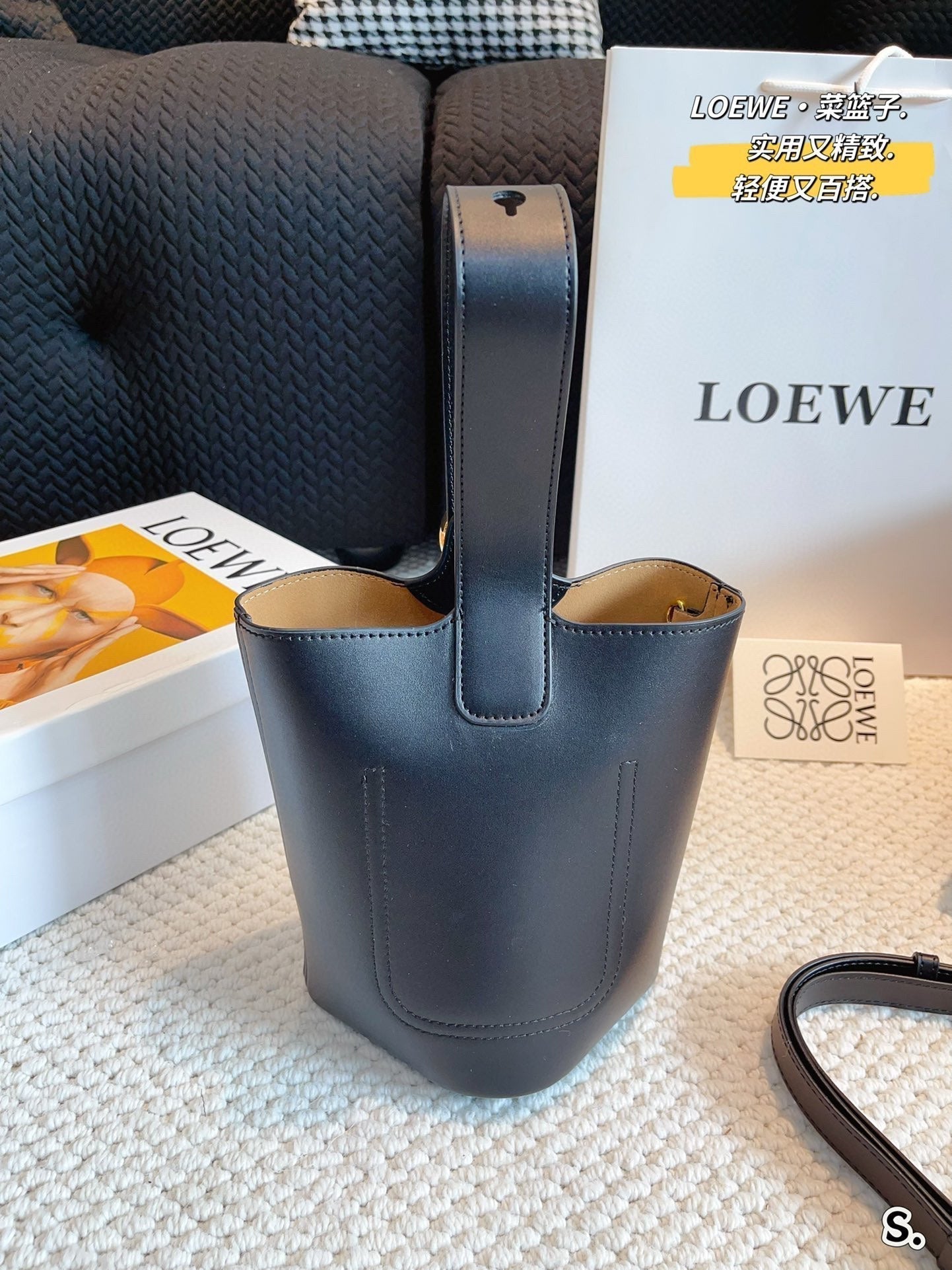 MINI PEBBLE BUCKET 20 BAG IN BLACK SOFT GRAINED CALFSKIN mysite