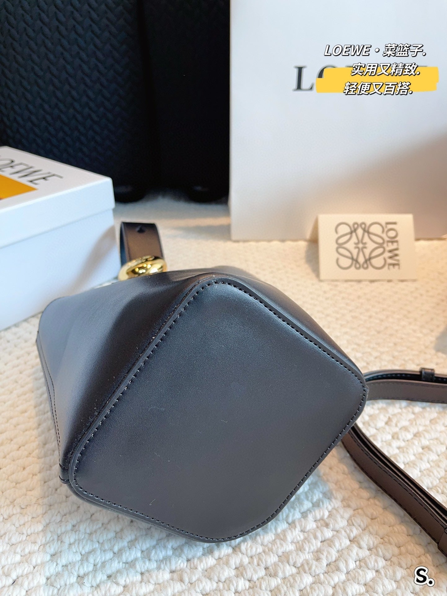 MINI PEBBLE BUCKET 20 BAG IN BLACK SOFT GRAINED CALFSKIN mysite