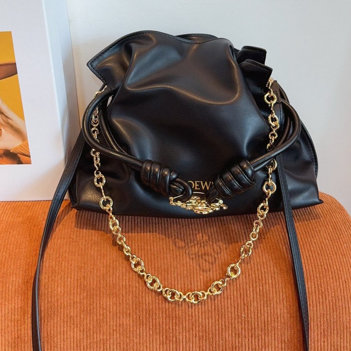 LOE 29 FLAMENCO CLUTCH IN BLACK NAPPA CALFSKIN mysite