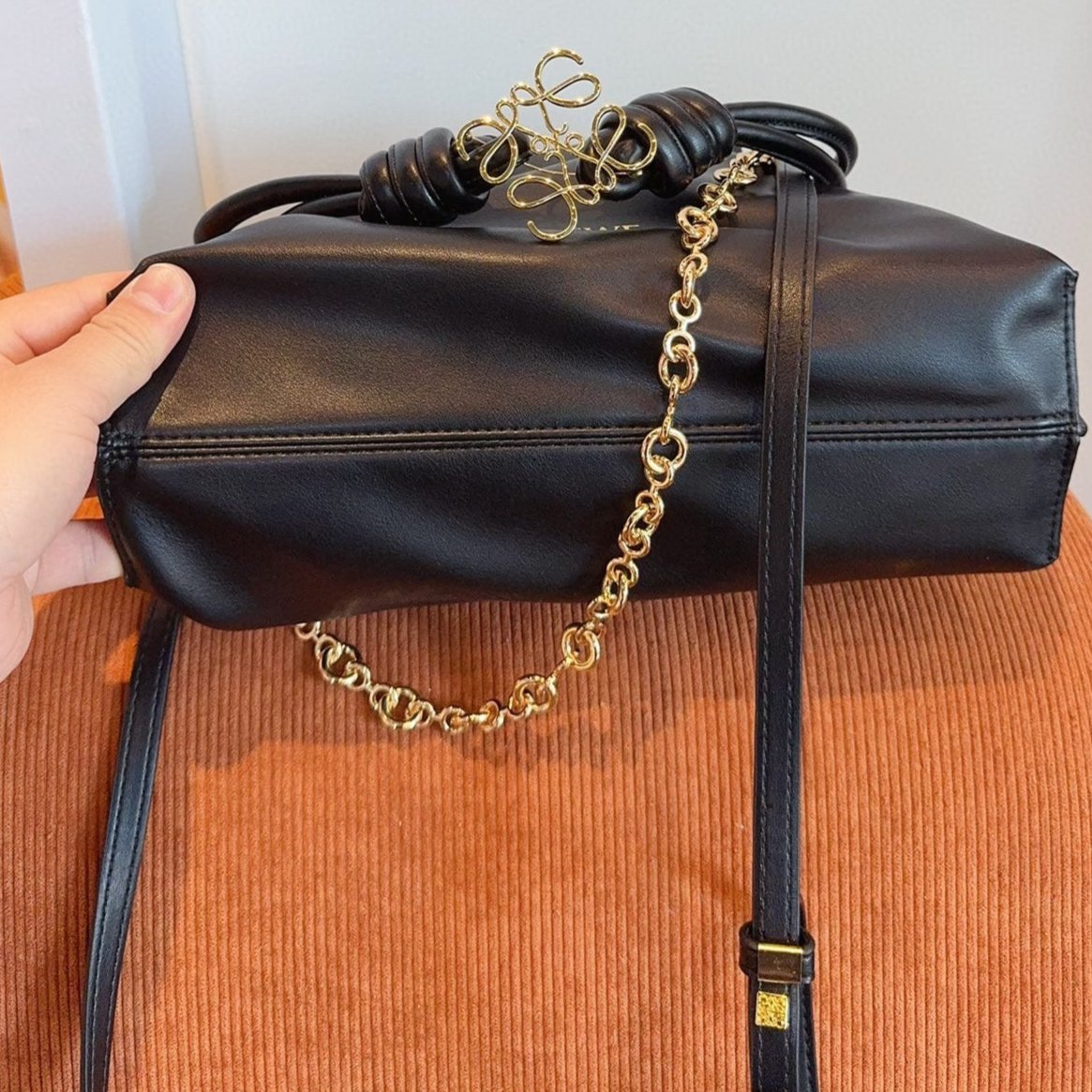 LOE 29 FLAMENCO CLUTCH IN BLACK NAPPA CALFSKIN mysite