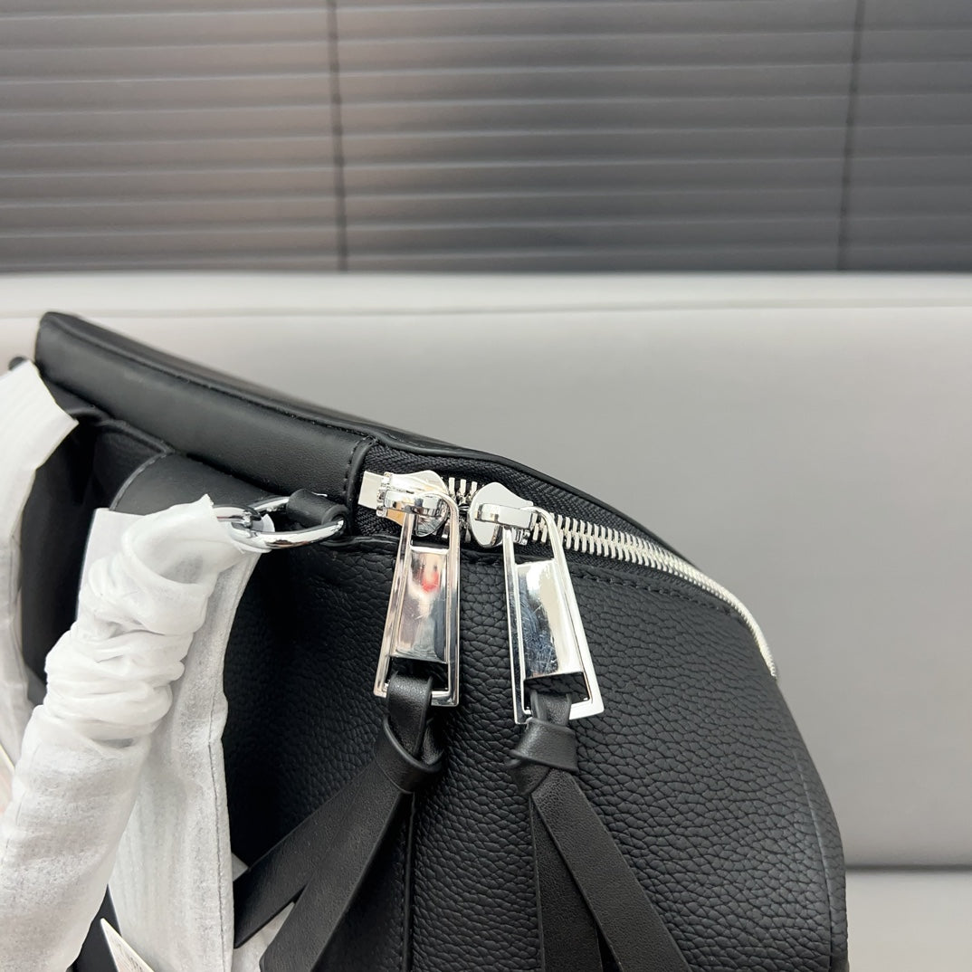 LOE GOYA BACKPACK 41 IN BLACK GRAINED CALFSKIN mysite