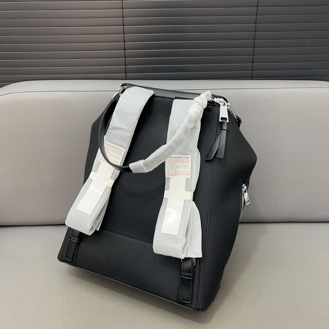 LOE GOYA BACKPACK 41 IN BLACK GRAINED CALFSKIN mysite