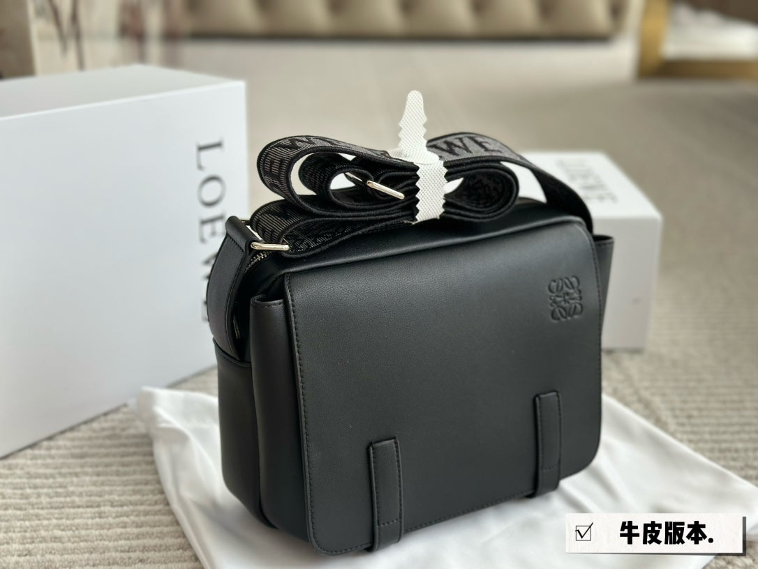 XS MILITARY MESSENGER 25 BAG IN BLACK CALFSKIN mysite