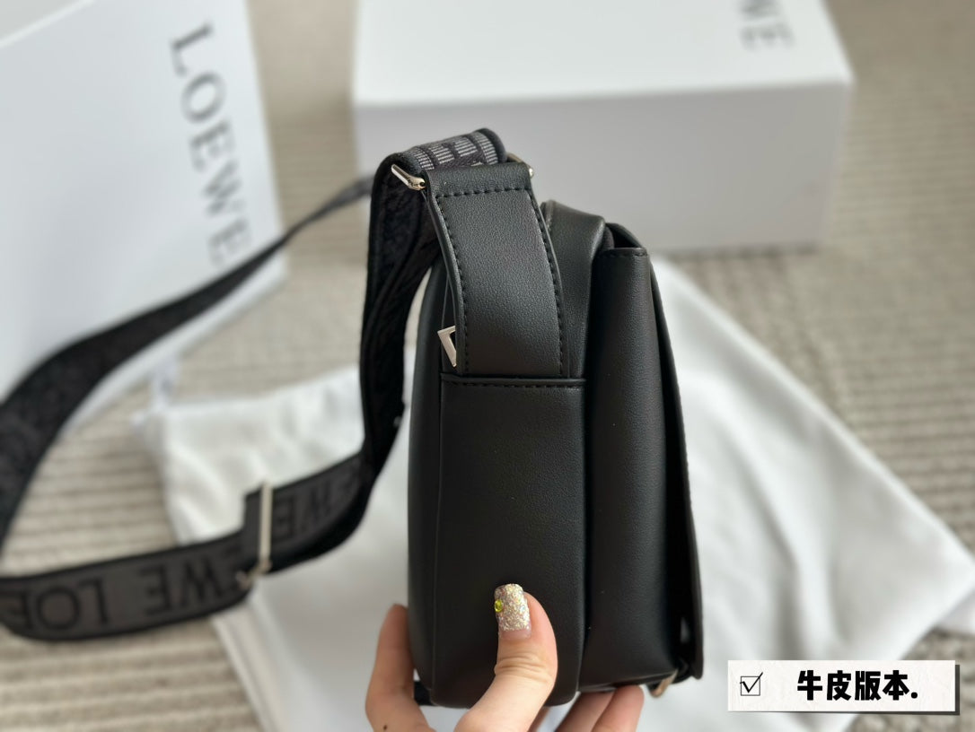 XS MILITARY MESSENGER 25 BAG IN BLACK CALFSKIN mysite