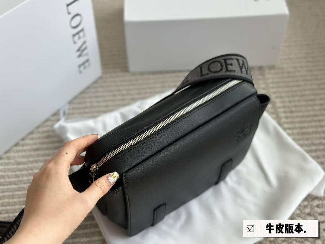 XS MILITARY MESSENGER 25 BAG IN BLACK CALFSKIN mysite