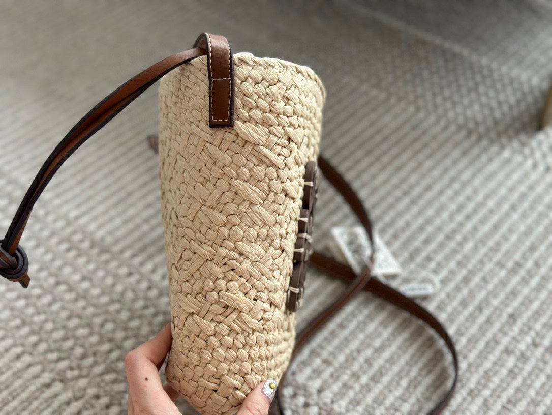 LOE  ANAGRAM 18 SQUARE POCKET IN IRACA PALM mysite