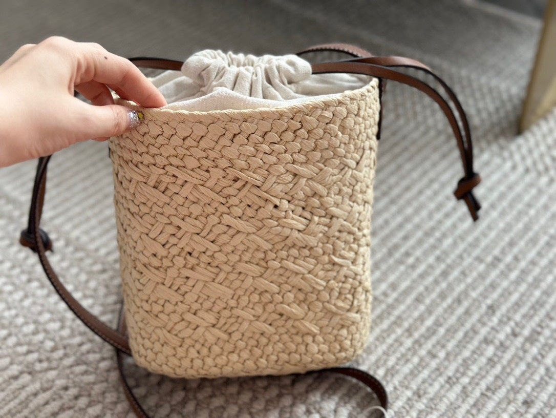 LOE  ANAGRAM 18 SQUARE POCKET IN IRACA PALM mysite