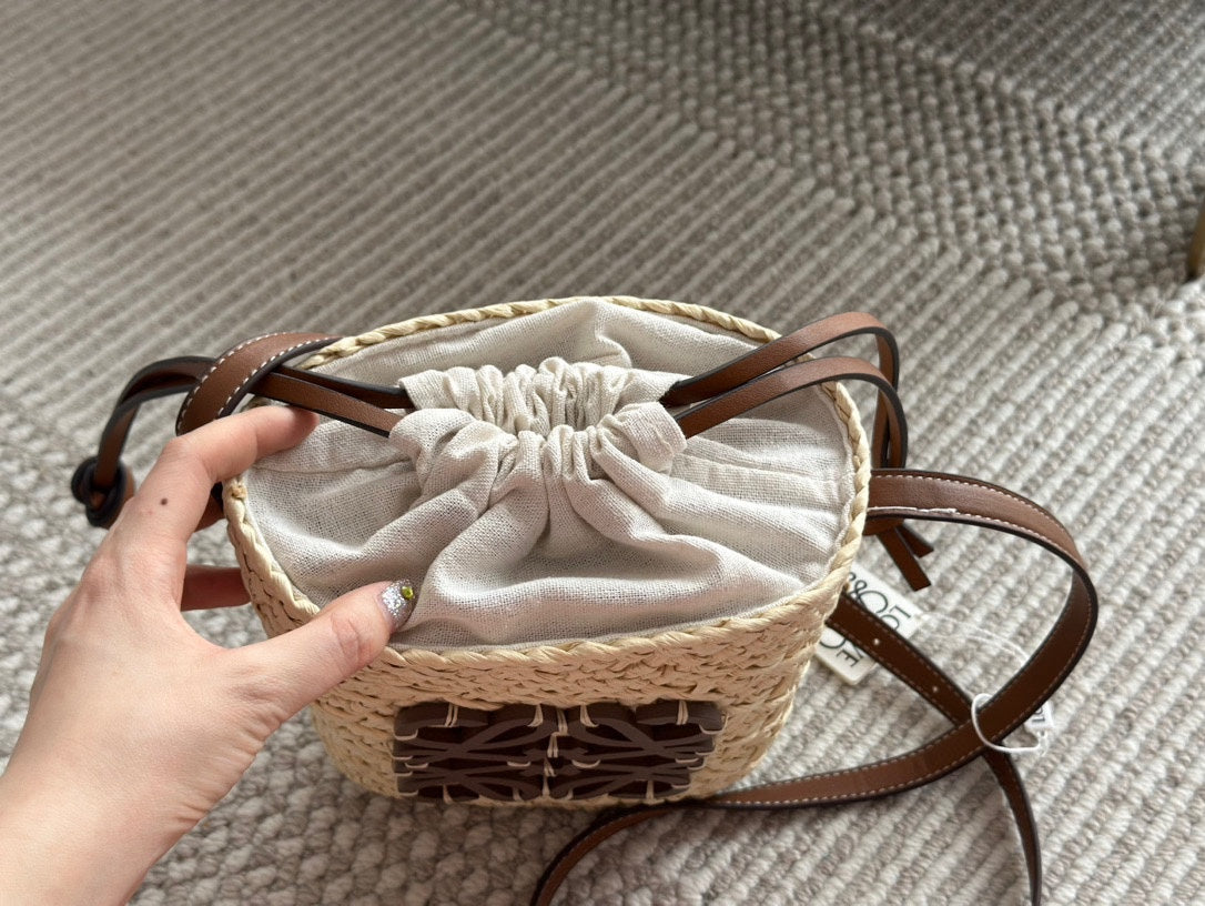 LOE  ANAGRAM 18 SQUARE POCKET IN IRACA PALM mysite