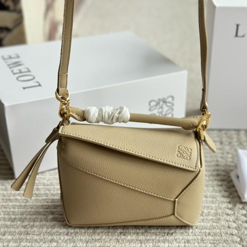 LOE MINI 18 PUZZLE BAG IN DARK CREAM CALFSKIN mysite