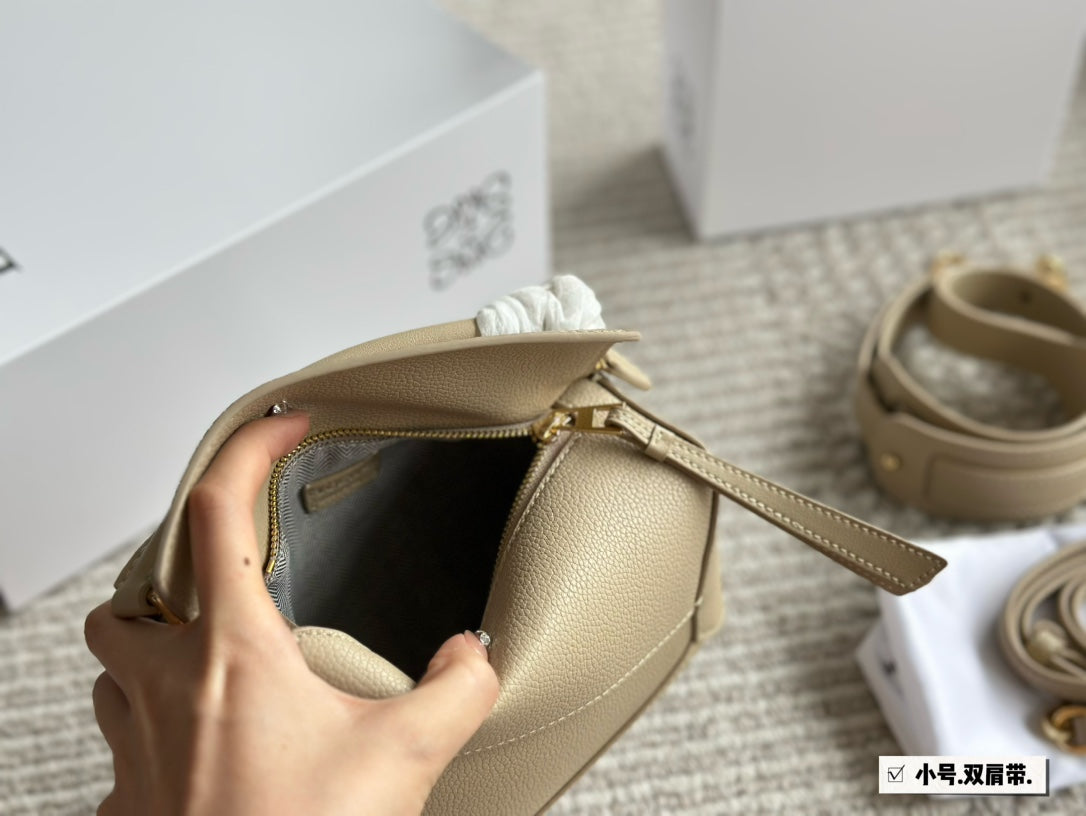 LOE MINI 18 PUZZLE BAG IN DARK CREAM CALFSKIN mysite