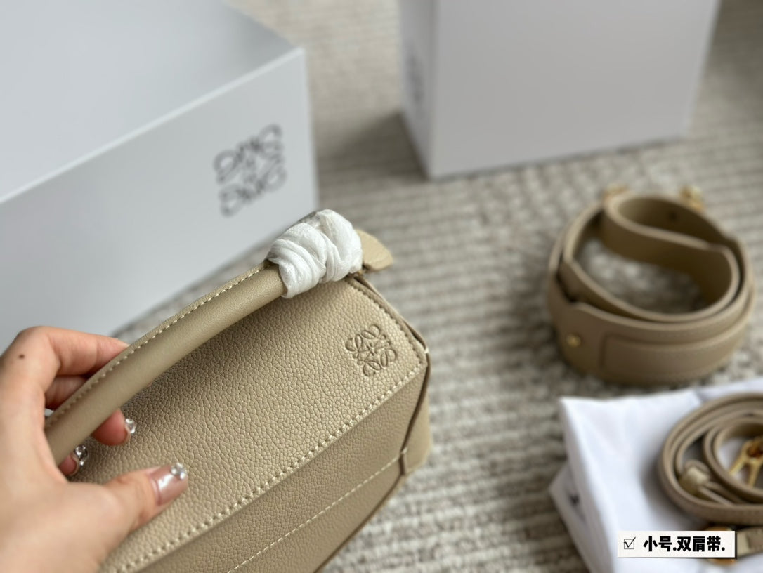 LOE MINI 18 PUZZLE BAG IN DARK CREAM CALFSKIN mysite