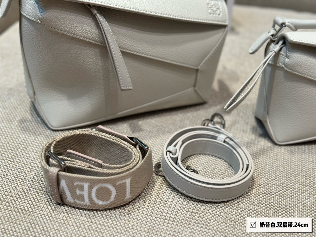 LOE MEDIUM 24 PUZZLE BAG IN WHITE GRAINED CALFSKIN mysite