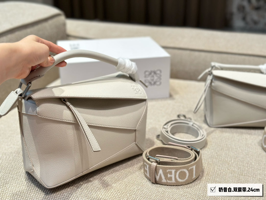 LOE MEDIUM 24 PUZZLE BAG IN WHITE GRAINED CALFSKIN mysite