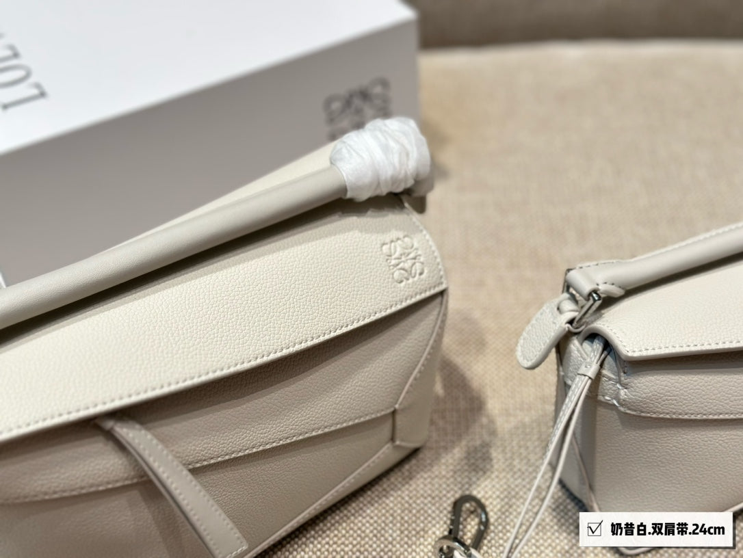 LOE MEDIUM 24 PUZZLE BAG IN WHITE GRAINED CALFSKIN mysite