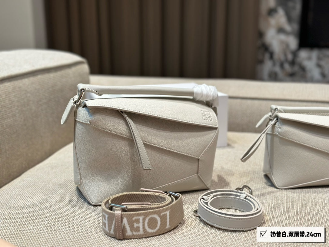 LOE MEDIUM 24 PUZZLE BAG IN WHITE GRAINED CALFSKIN mysite