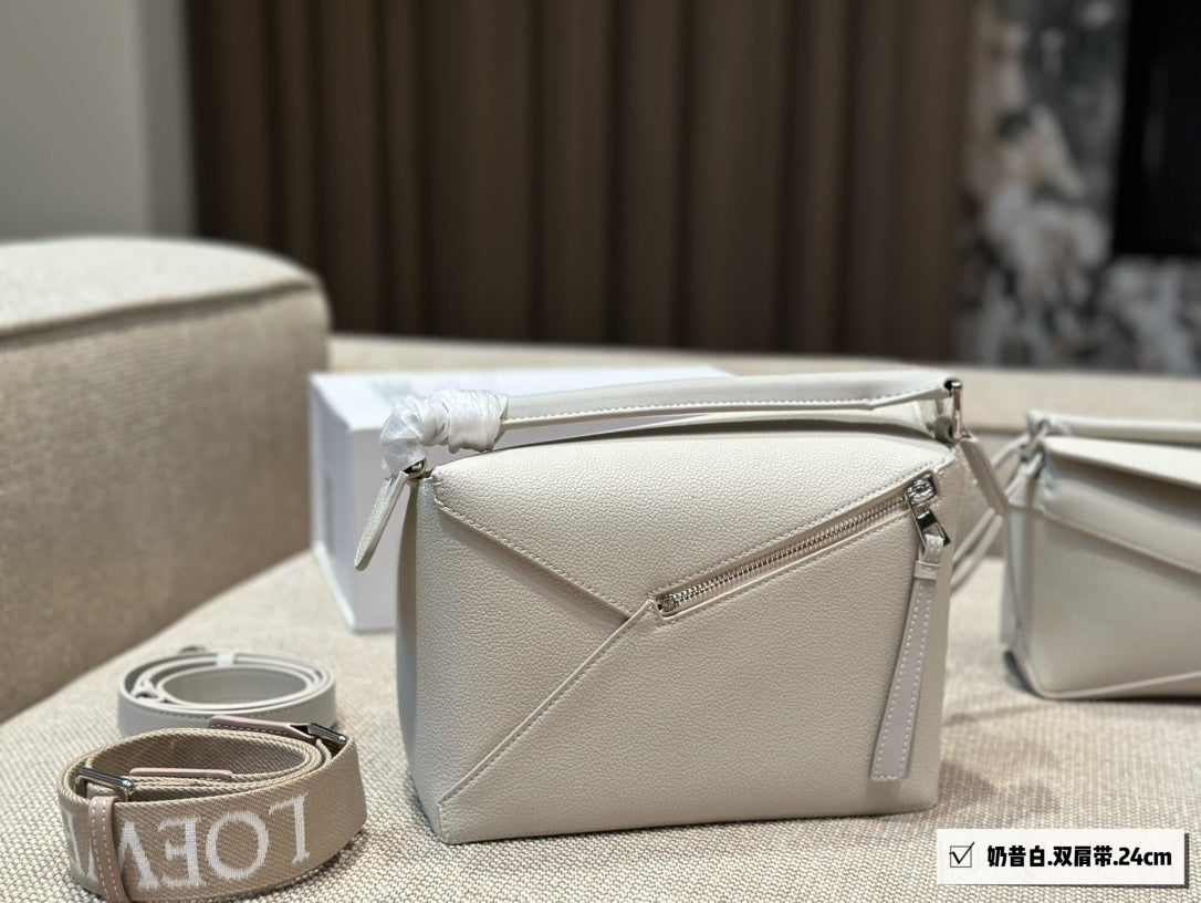 LOE MEDIUM 24 PUZZLE BAG IN WHITE GRAINED CALFSKIN mysite