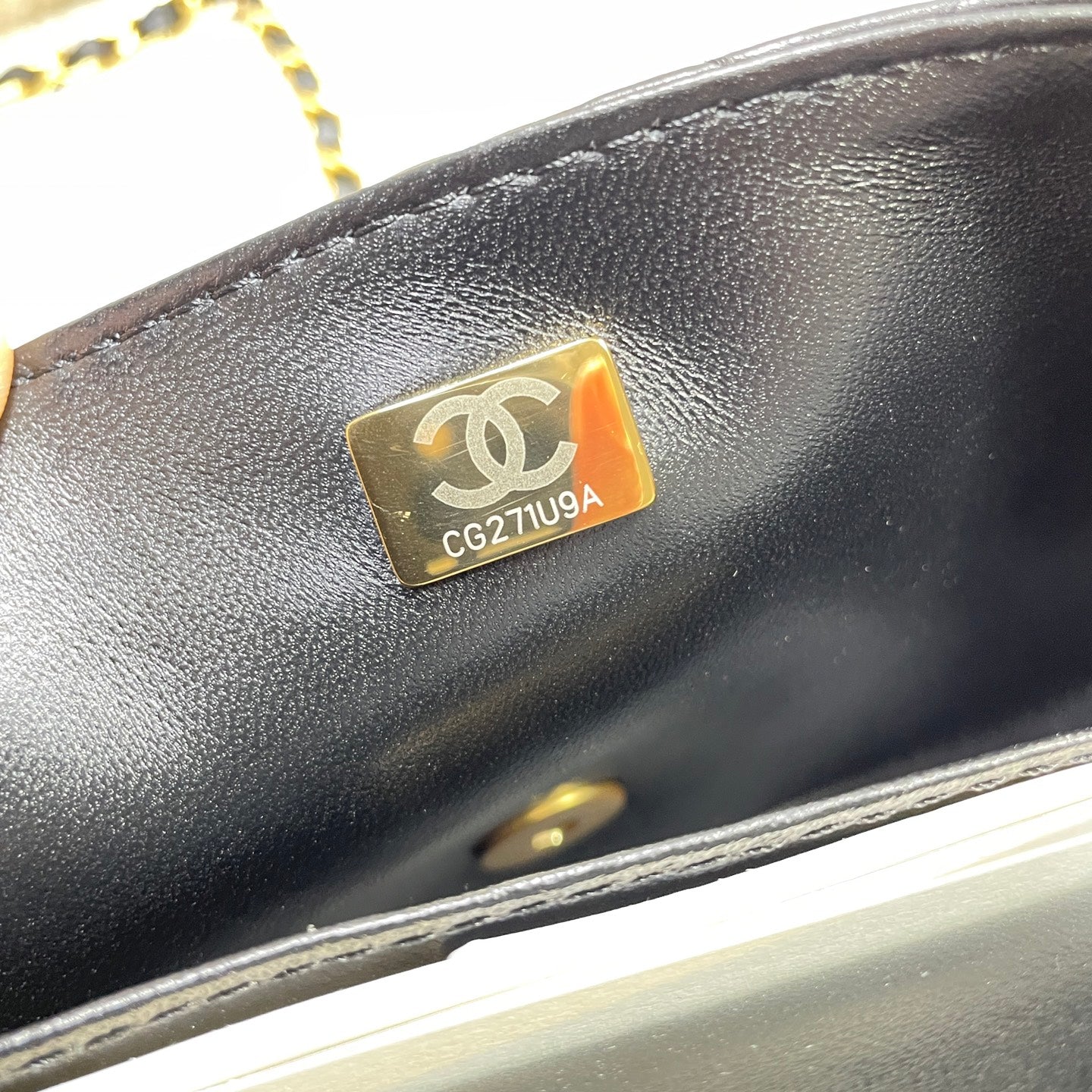 CC 25P Medium Flap Bag 25cm Top Handle Black Calfskin Gold Hardware mysite