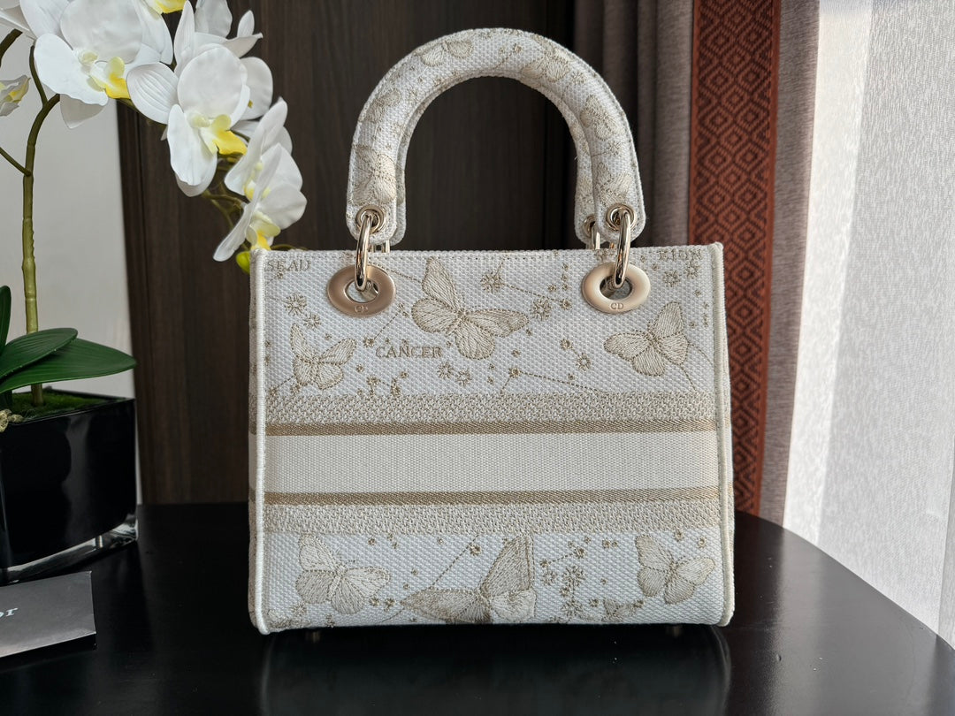 medium lady 24 white beige embroidery canvas mysite
