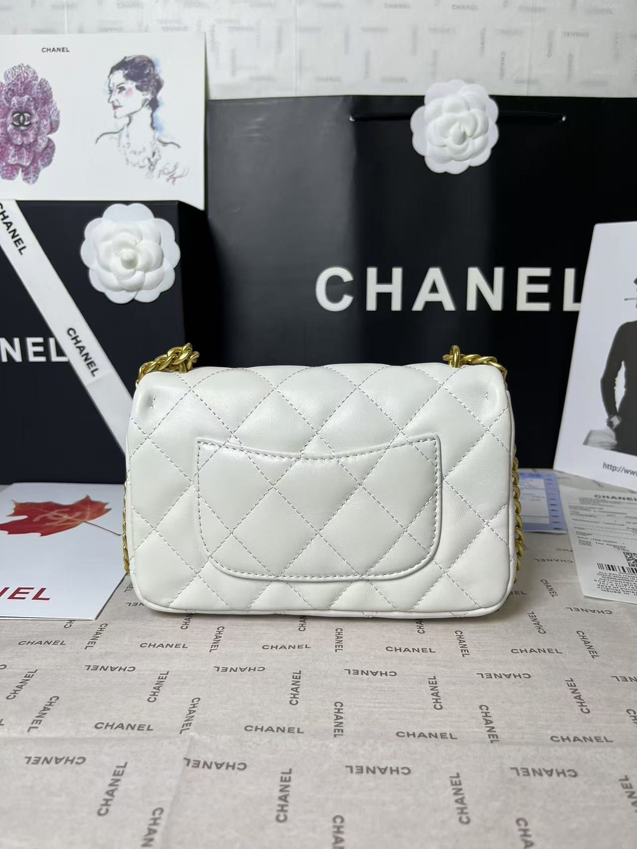 25C Mini Flap 19cm White Lambskin Gold Heart Hardware mysite