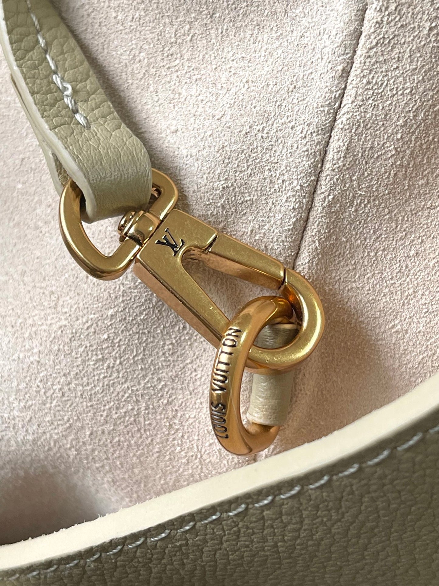 LOW KEY CABAS 47 IN BEIGE GRAINED CALFSKIN GOLD BUCKLE mysite