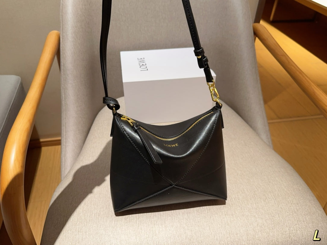 LOE 22 PUZZLE FOLD POUCH IN BLACK NAPPA CALFSKIN mysite