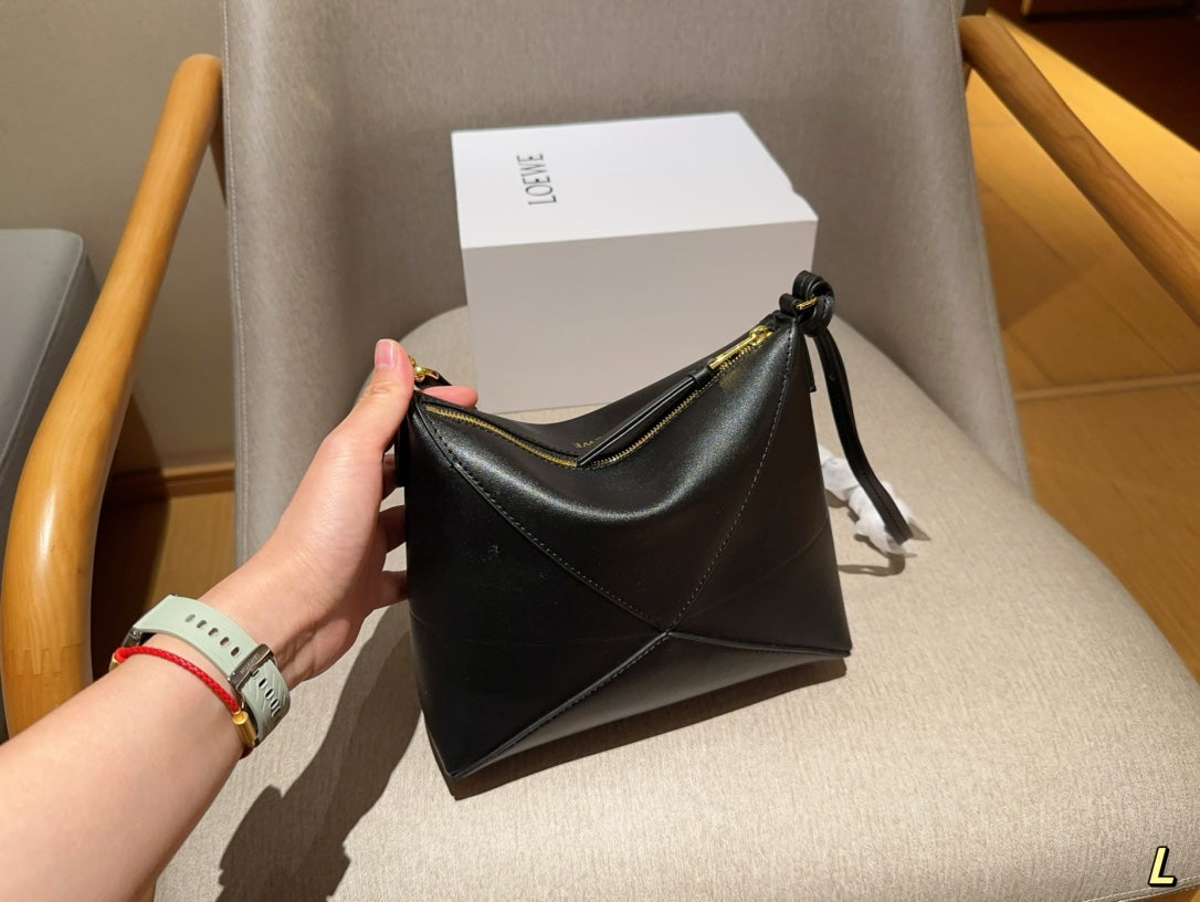 LOE 22 PUZZLE FOLD POUCH IN BLACK NAPPA CALFSKIN mysite