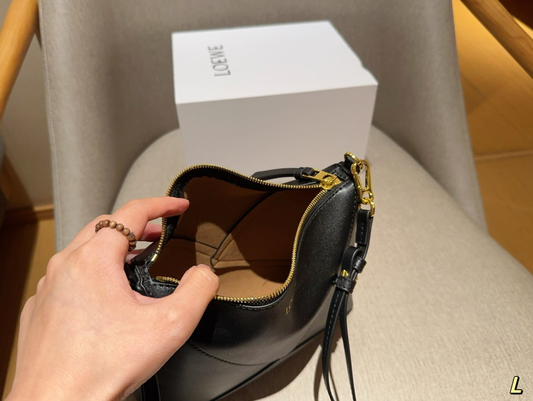 LOE 22 PUZZLE FOLD POUCH IN BLACK NAPPA CALFSKIN mysite