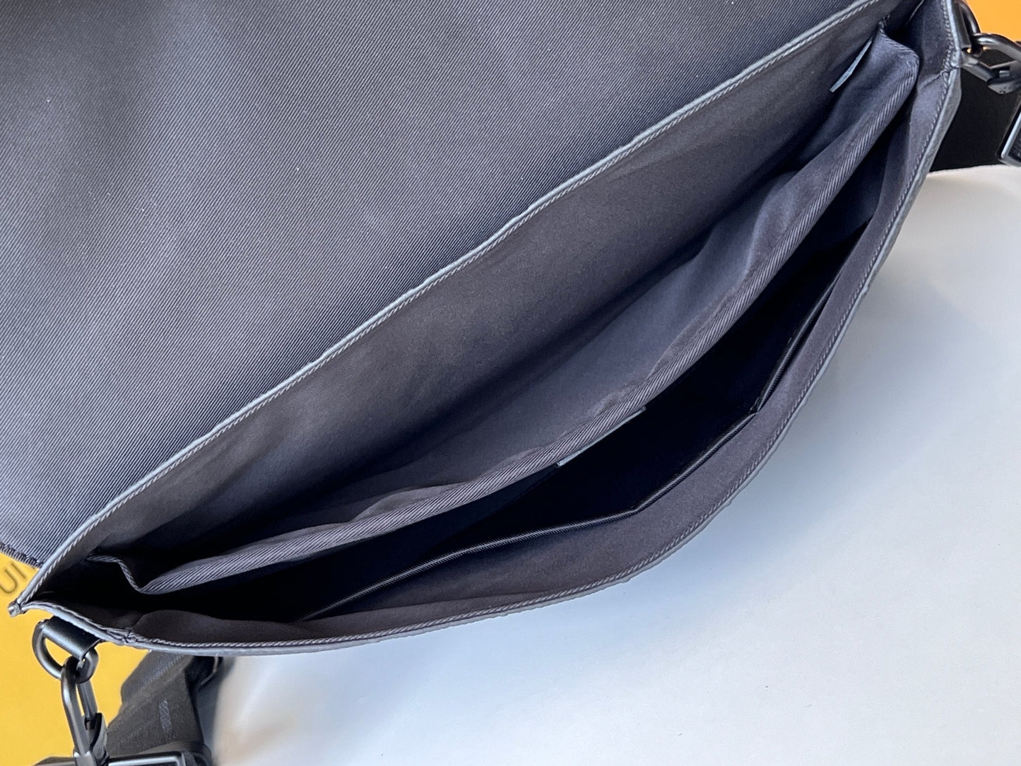 LV S-Lock Briefcase 39cm Black Taurillon Monogram leather mysite